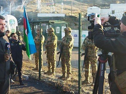 Çexiya telekanalının əməkdaşları Laçın yolunda
