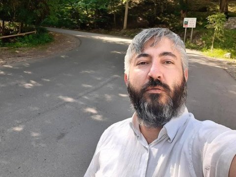 Direktordan pul tələb edən sayt rəhbərinin məhkəməsi başlayır