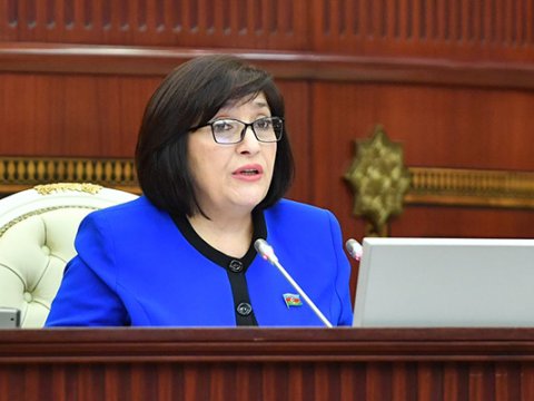 Milli Məclisdə Tehrandakı terror pislənildi