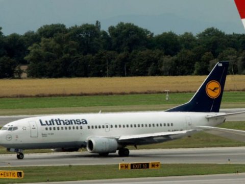 Avstriya Hava Yolları Tehrana uçuşları dayandırdı