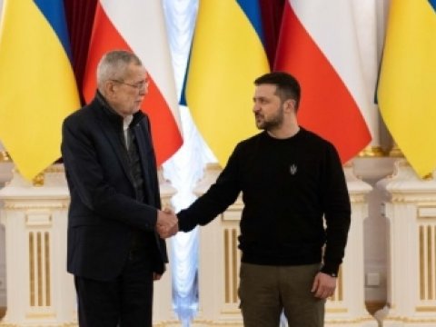 Zelenski avstriyalı həmkarı ilə görüşdü 