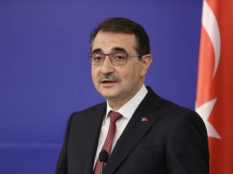 Türkiyəli nazir Azərbaycana GƏLİR