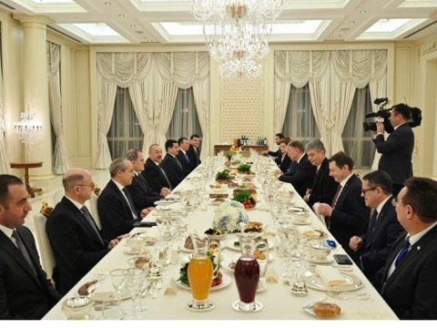 Rumıniya Prezidentinin şərəfinə rəsmi ziyafət verildi