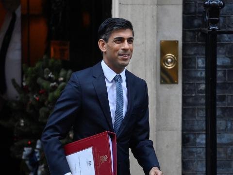 Maaşları artırmaq istərdim, amma olmaz - Baş nazir