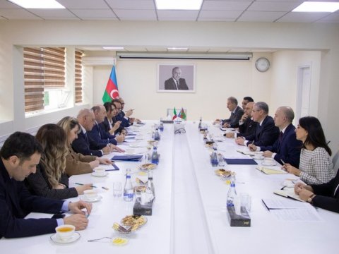 Muxtar Babayev italiyalı həmkarı ilə müzakirə apardı