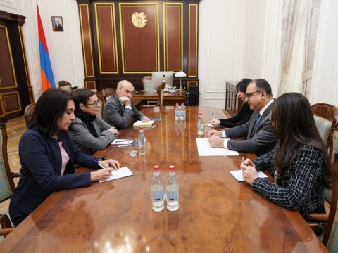 Fransa səfiri Xaçatryanla Laçın dəhlizindən danışdı