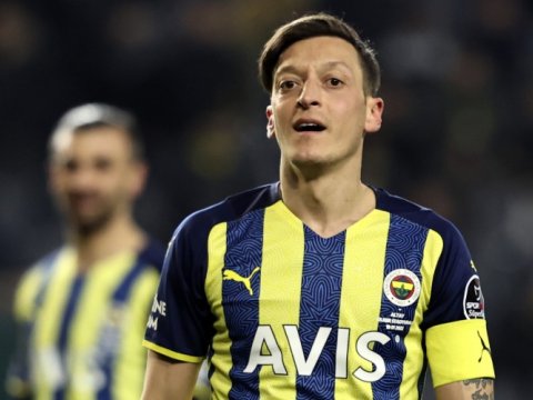 Mesut Özil karyerasını BİTİRDİ
