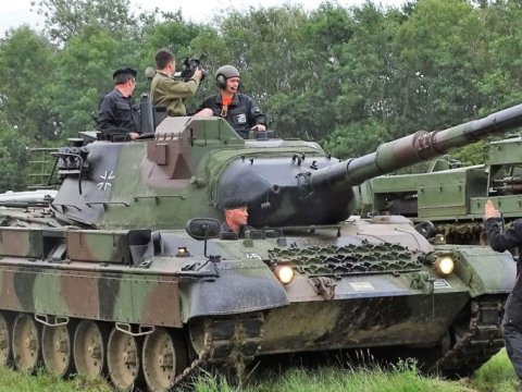 Almaniya Ukraynaya daha bir model tank verəcək