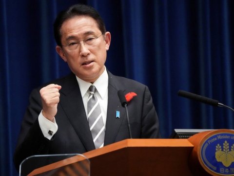 Baş nazir köməkçisini cinsi azlıqlara görə işdən çıxardı