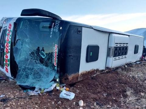 Türkiyədə avtobus qəzaya düşdü - 8 ölü, 35 yaralı