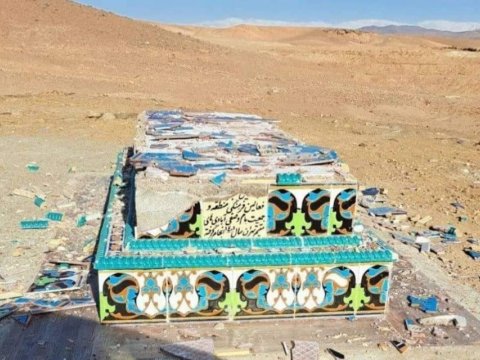 İranda vandalizm - Azərbaycan şairinin məzarı dağıdıldı