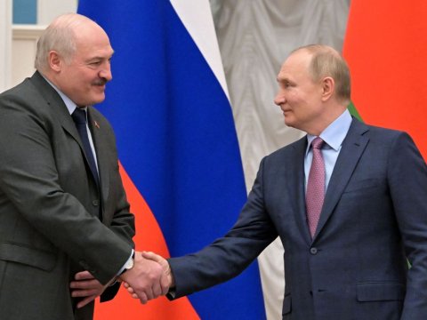 Putin Lukaşenko ilə danışdı