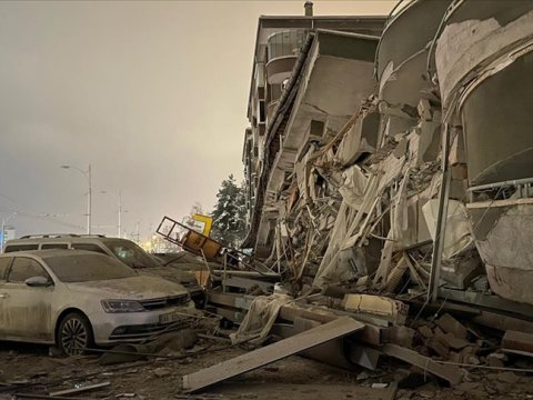 Zəlzələdən sonrakı vəziyyət: Ölənlərin sayı artır - VİDEO