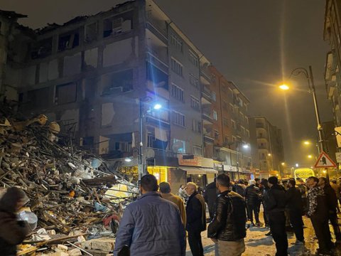 Zəlzələ bölgəsindən yeni görüntülər - VİDEO