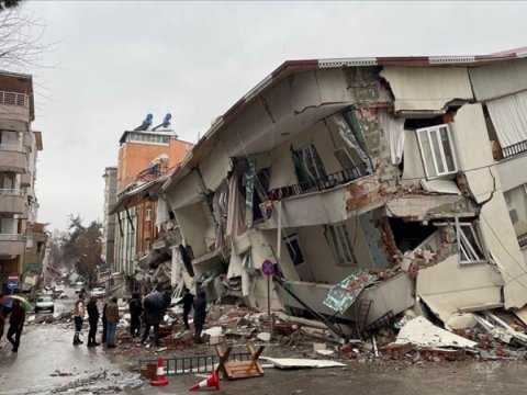 Zəlzələ 7,7 bal gücündə olub - Rəsmi açıqlama