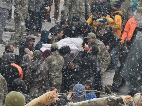Türkiyədə yenə zəlzələ oldu - bu dəfə 7.8 ballıq (VİDEO)