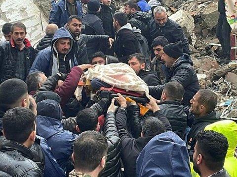 Zəlzələdən geriyə qalan mənzərə - Ürəkdağlayan FOTOLAR