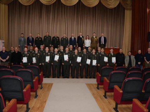 Hərbçilərimiz Britaniya Müdafiə Nazirliyinin kursunu başa vurdular