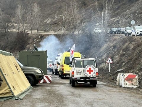 Daha 6 erməni Qarabağdan Ermənistana aparıldı