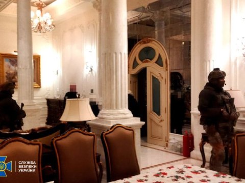 Medvedçukun arvadına cinayət işi açıldı, şirkətlərində axtarış aparıldı - FOTOLAR