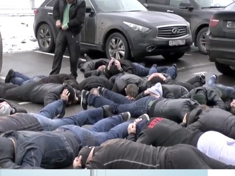 Rusiyada avtoritetlərin toplantısı dağıdıldı - 48 azərbaycanlı SAXLANIDI