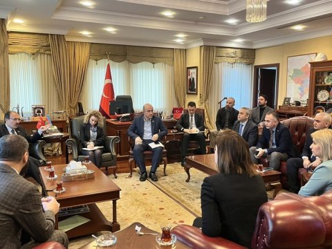 Səfir “Qardaş köməyi”nin üzvləri ilə görüşdü - FOTO