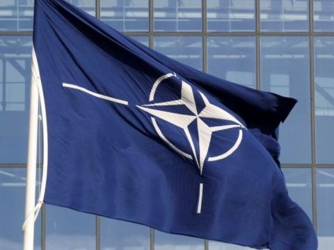 NATO-da Türkiyəyə görə bayraqlar endirildi