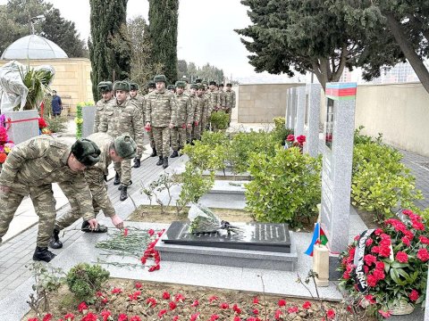 Mübariz İbrahimovun məzarı ziyarət olundu - FOTOLAR