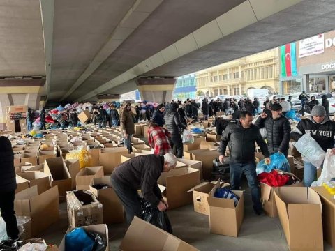 Bakıda izdiham: Hamı Türkiyə üçün səfərbər oldu - VİDEO