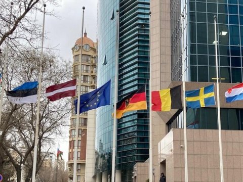 Bakıda Avropa ölkələrinin bayraqları endirildi