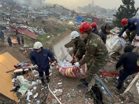 Xilasedicilərimiz dağıntılar altından 26 nəfəri sağ çıxardı - VİDEO