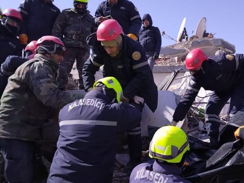 Xilasedicilərimiz dağıntılar altından qadının meyitini çıxardı