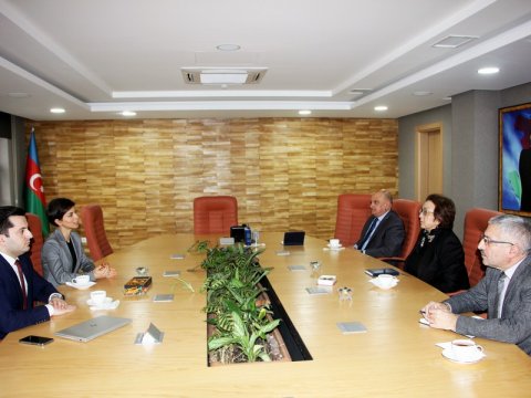 Məleykə Abbaszadə “Yüksəliş”in qalibləri ilə görüşdü