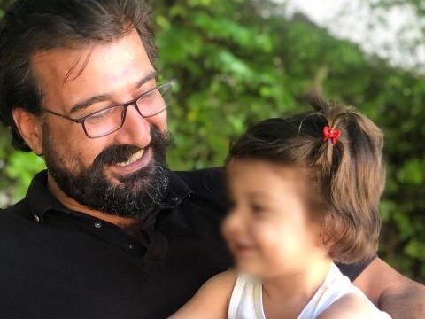 Musiqiçi ailəsi ilə birlikdə zəlzələnin qurbanı oldu - FOTOLAR