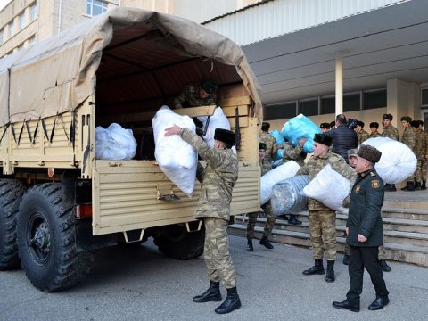 Müdafiə Nazirliyi Türkiyəyə yardım göndərdi - FOTOLAR
