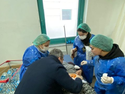 Hərbi həkimlərimiz Kahramanmaraşda 10 nəfəri əməliyyat etdi - FOTOLAR