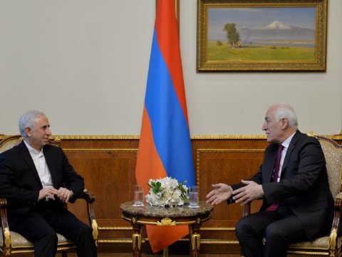 Ermənistan prezidenti İran səfirini qəbul etdi