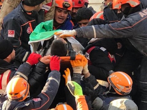 Ana və 9 yaşlı oğlunun möcüzəvi xilası - 101 saat sonra