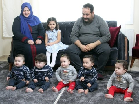 Zəlzələ bir ailəni məhv etdi - beşəmlərdən bir körpə sağ qaldı - FOTOLAR