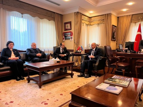 Qərbi azərbaycanlılar Türkiyə səfirliyini ziyarət edib