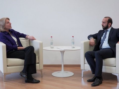 Blinkenin köməkçisi Mirzoyanla Laçın yolunu müzakirə etdi 