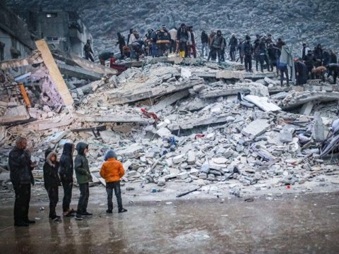 Türkiyədə neçə nəfər dağıntı altında qalıb? - Professor şok rəqəm açıqladı