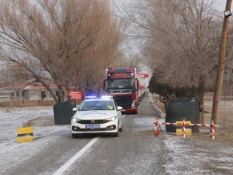 Sərhədin açılması bizim üçün təhlükəli deyil - Bəs Zəngəzur dəhlizi?