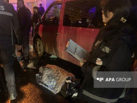 Yanan “Mercedes”i söndürmək istəyən sürücü öldü