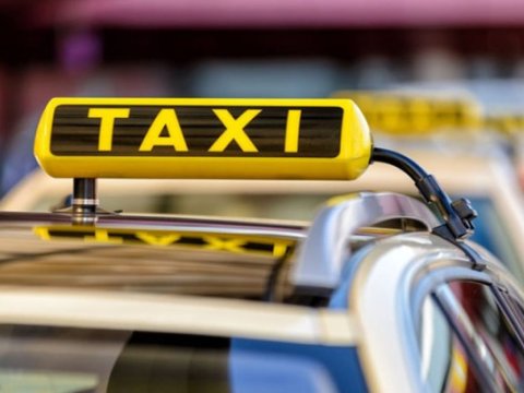 Taksi sürücüsünün telefonlarını və 10 minlik qızıl oğurladı