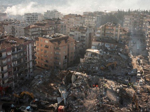 Zəlzələnin vurduğu ziyan 100 milyarddan çoxdur - Türkiyə nə edəcək?