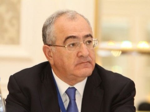 Sosial mediadan bu qaydada istifadə yolverilməzdir - Ramiz Rzayev