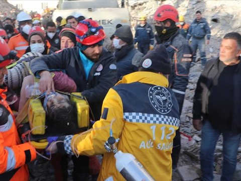 205 saat sonra xilas edilən Ayşəgül 