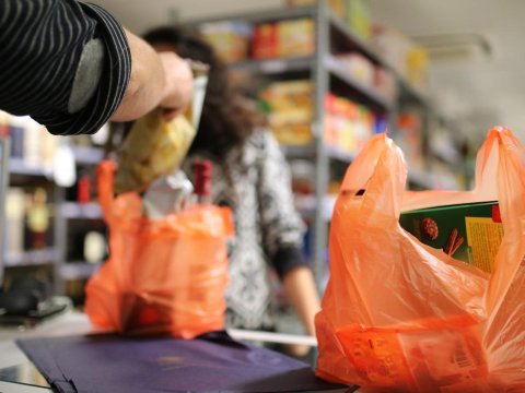 Polietilen torbaların pulla satışına başlanıldı - FOTO