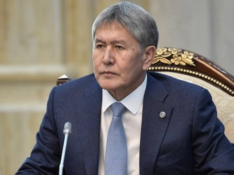 Dünən həbsdən çıxan sabiq prezident ölkəsini tərk etdi